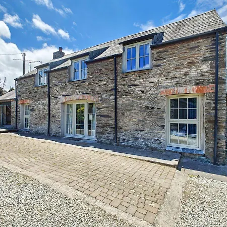 The Long Barn Holiday home Little Petherick